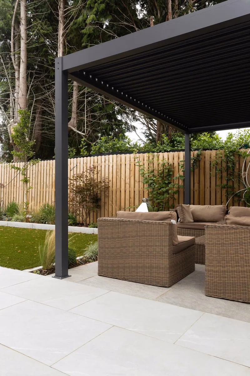 Steel pergola with tension cables