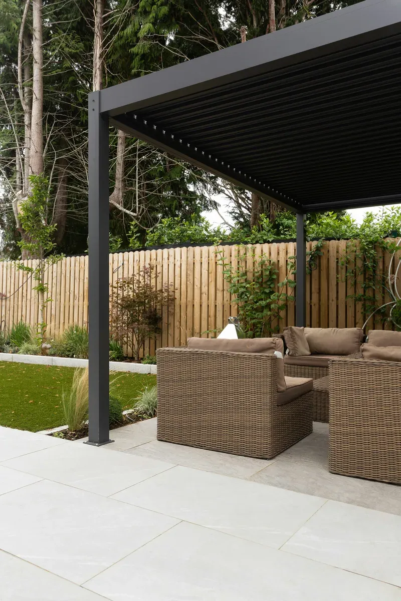 Steel pergola with tension cables